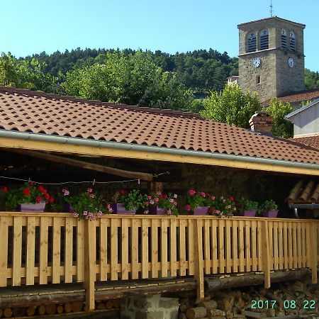 Bed and Breakfast La Fontaine Saint-Georges-en-Couzan Exterior foto