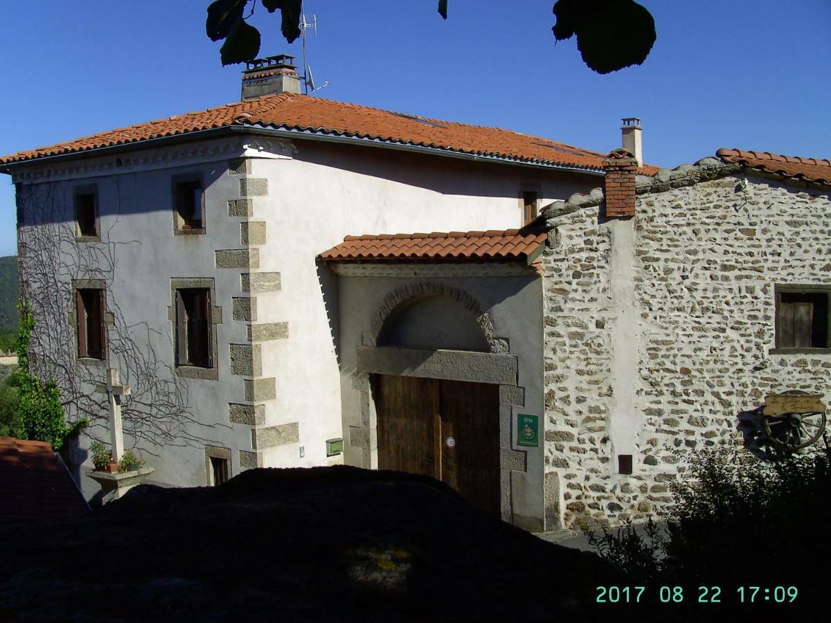 Bed and Breakfast La Fontaine Saint-Georges-en-Couzan Exterior foto