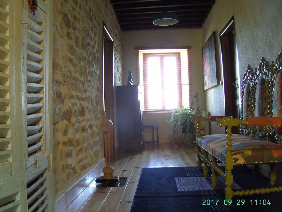 Bed and Breakfast La Fontaine Saint-Georges-en-Couzan Exterior foto