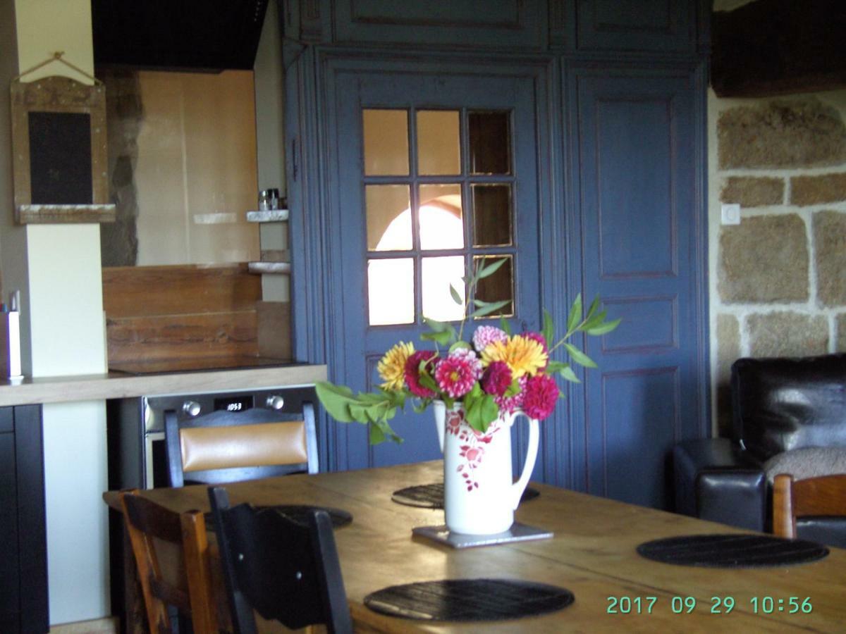 Bed and Breakfast La Fontaine Saint-Georges-en-Couzan Exterior foto
