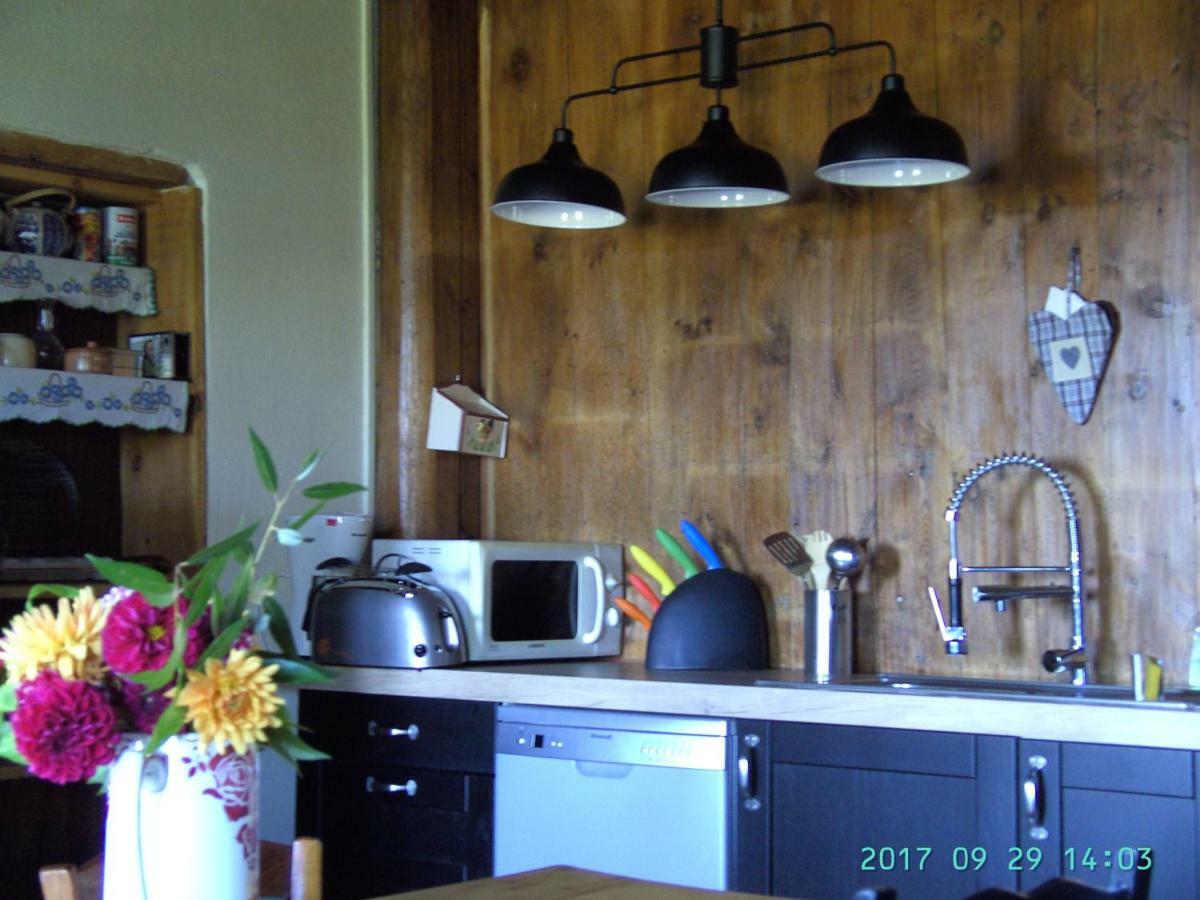 Bed and Breakfast La Fontaine Saint-Georges-en-Couzan Exterior foto