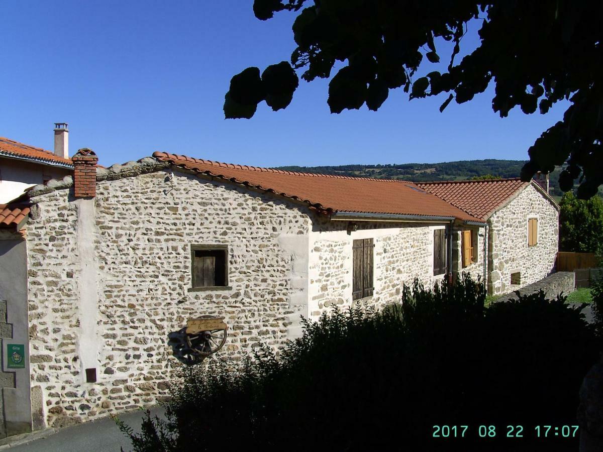Bed and Breakfast La Fontaine Saint-Georges-en-Couzan Exterior foto