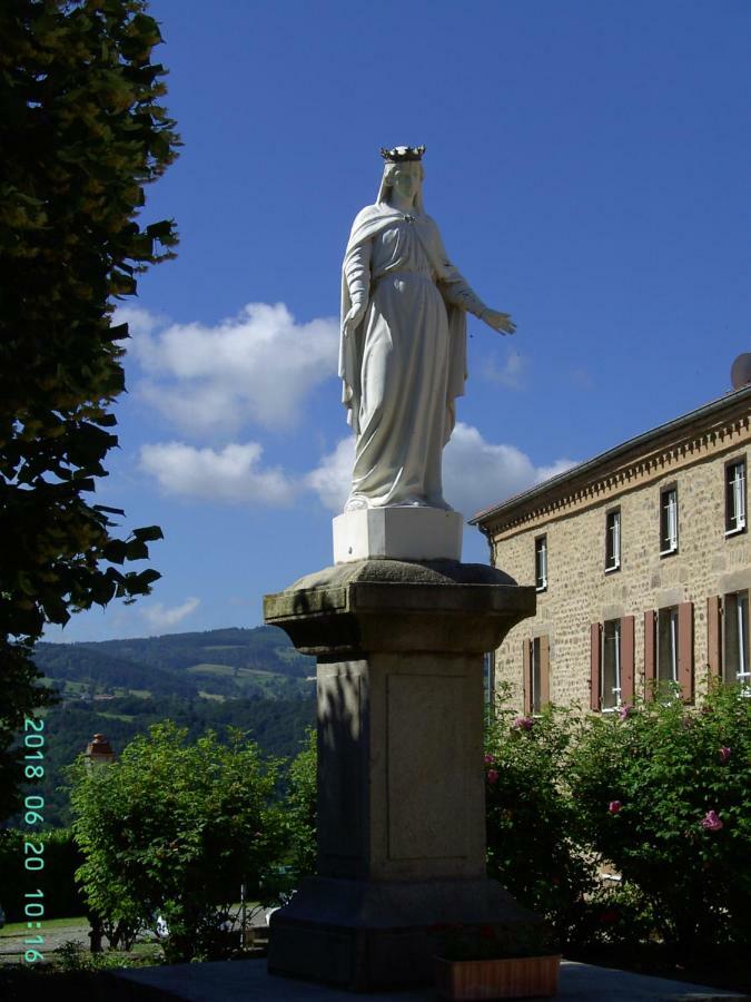 Bed and Breakfast La Fontaine Saint-Georges-en-Couzan Exterior foto