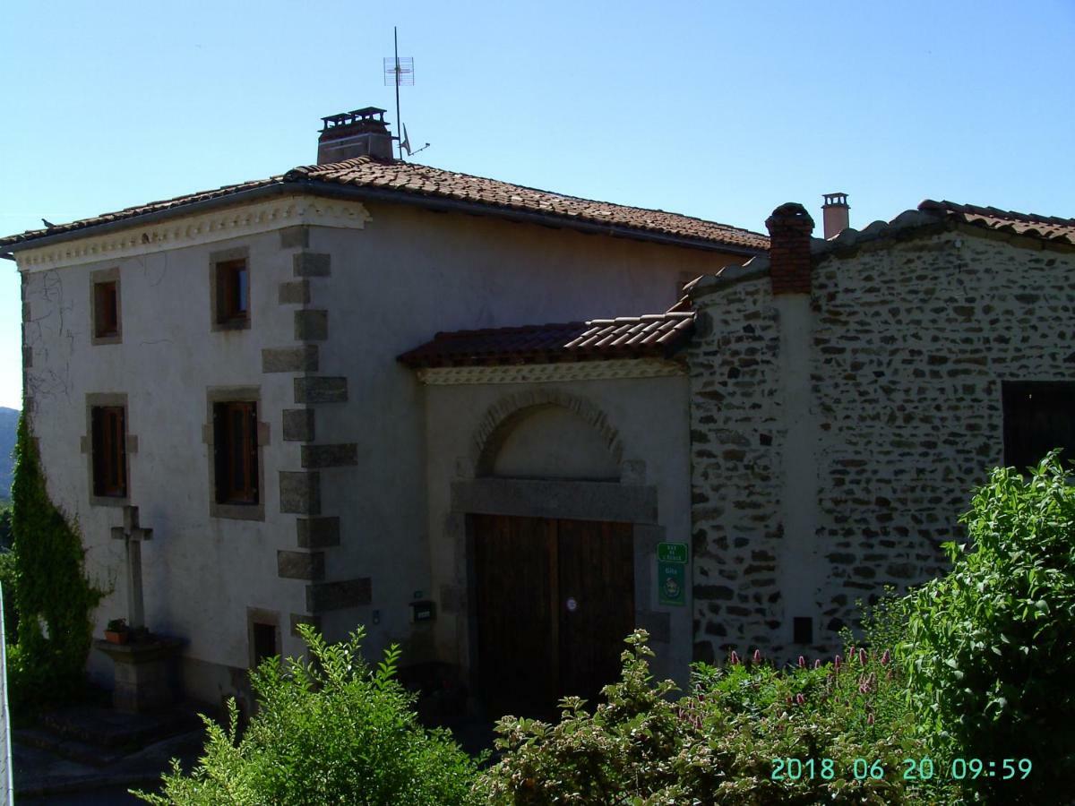 Bed and Breakfast La Fontaine Saint-Georges-en-Couzan Exterior foto