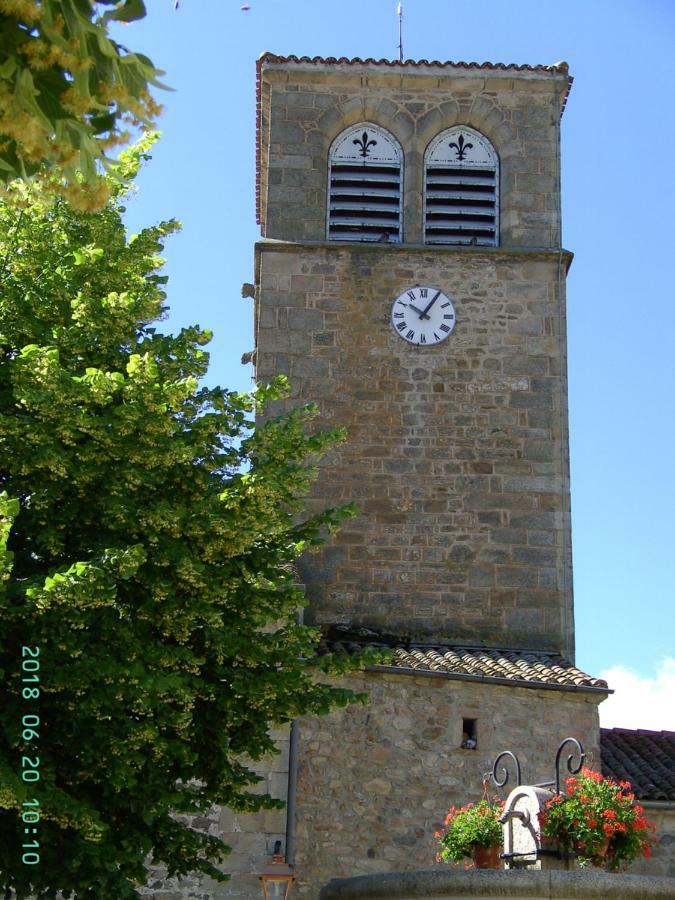 Bed and Breakfast La Fontaine Saint-Georges-en-Couzan Exterior foto